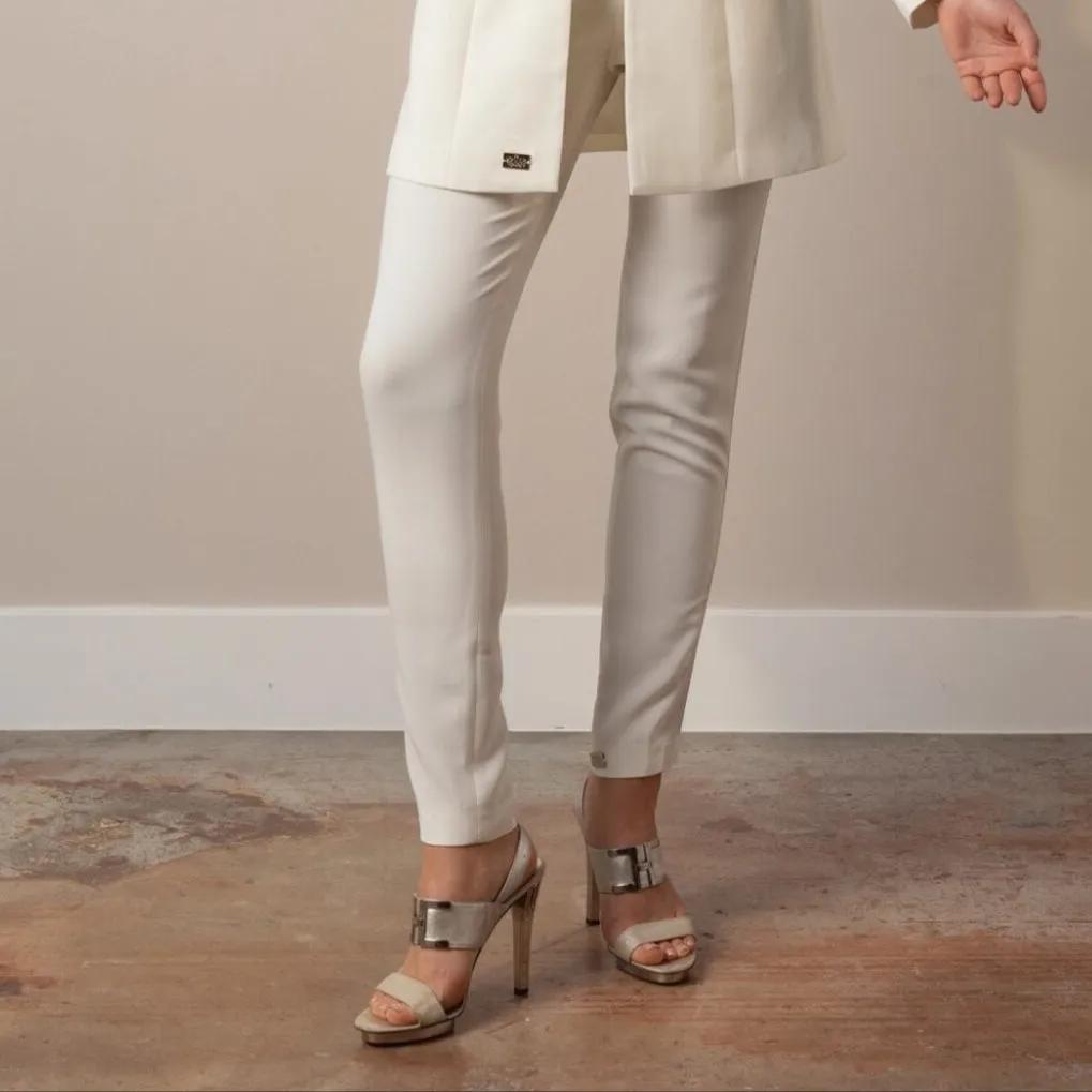 Lifestyle White cigar pants with tapered leg, Elizabethan World