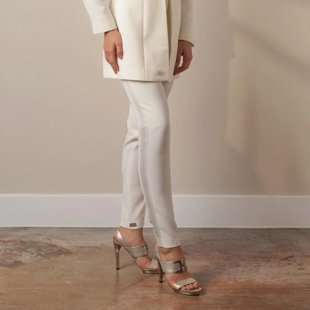 White cigar pants with tapered leg, Elizabethan World