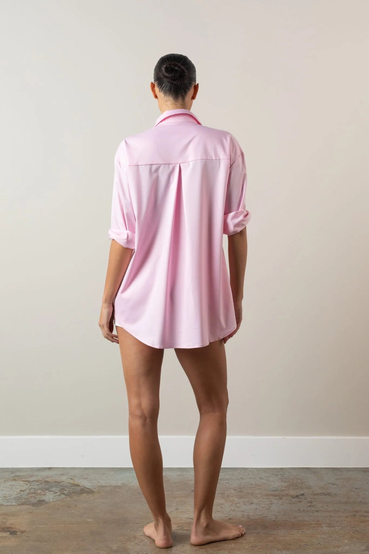 Back view Pink oversized shirt with collar embroidery, Elizabethan World