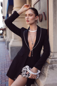 SIGNATURE ELIZABETHAN  BLACK BLAZER